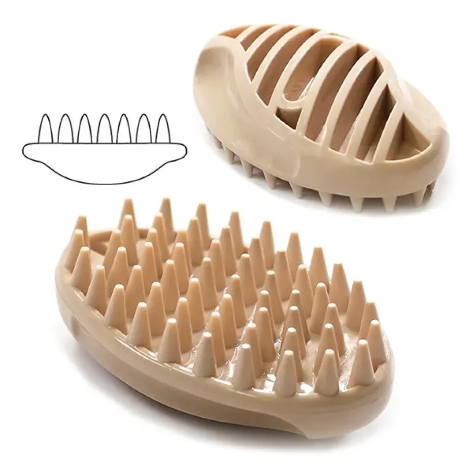 Фото Силіконова масажна щітка DoggyMan Rubber Brush 6.5 (Ш) х 10.5 (Д) х 3.5 (В) см купити за ціною ₴489.00